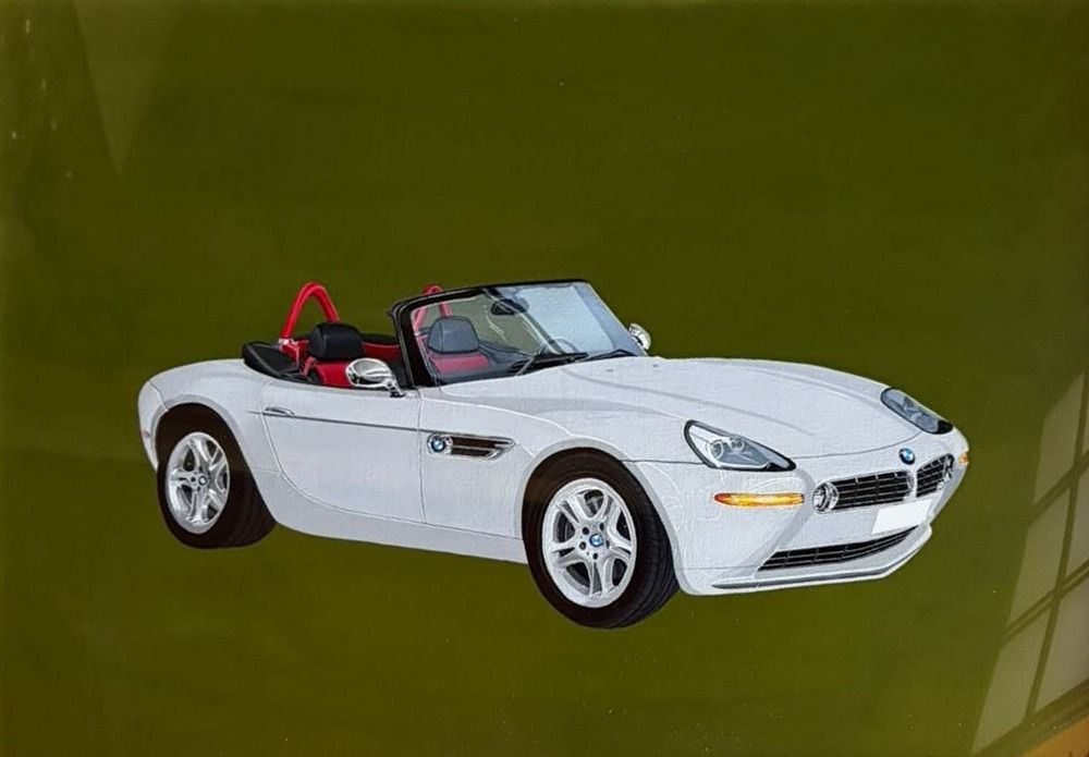 オリーブグリーンの背景に、赤い内装の白いBMW Z8ロードスターを描いた作品